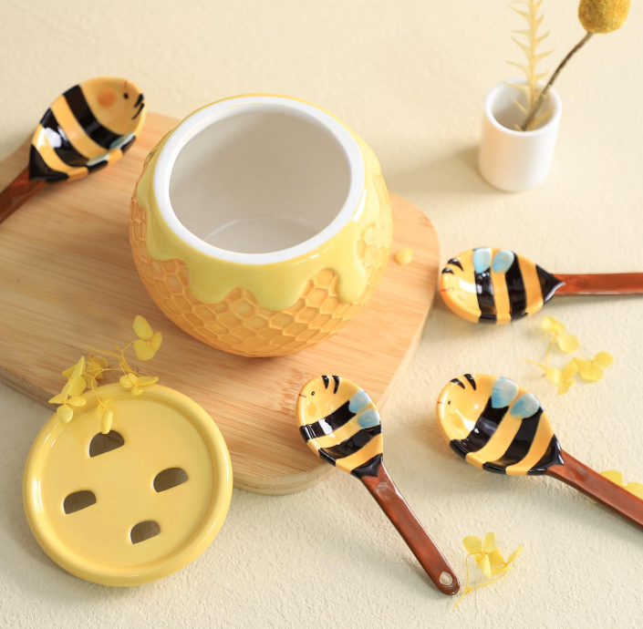 4-Piece Ceramic Measuring Spoon Set with Bee Pattern