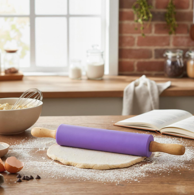 Silicone rolling pin (1 pc) with wooden handles, suitable for pastries, cookies, and dough preparation - Image 2